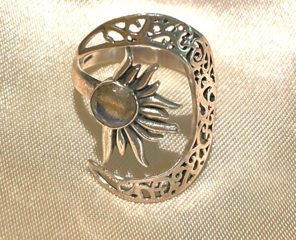Anello sole luna in argento con labradorite Mis. 24 poco regolabile - immagine 2