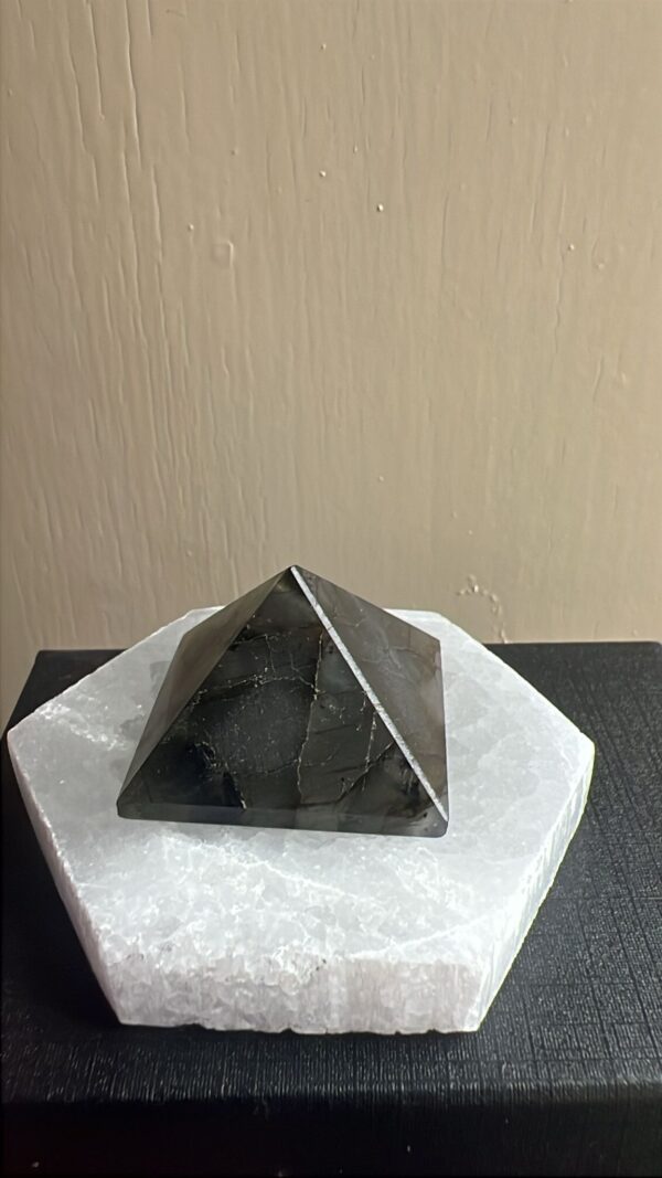 Piramide in Labradorite 3x3