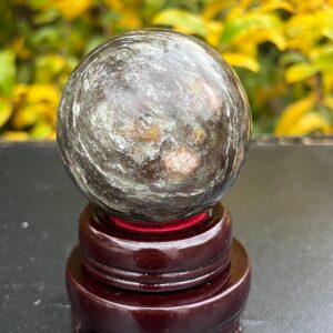 Sfera Tormalina Verde con Mica peso gr 337 dm 5,9