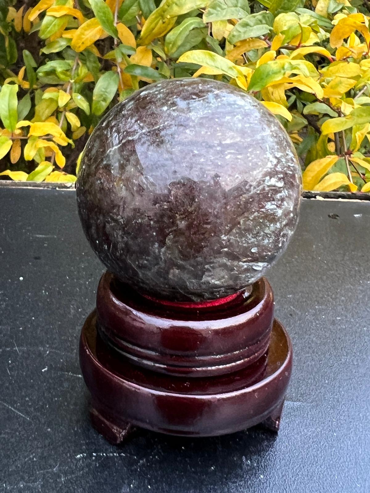 Sfera Tormalina Verde con Rubinite e mica gr 428 dm 6,4