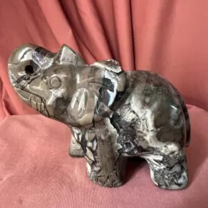 Elefante in Agata vulcano gr 319