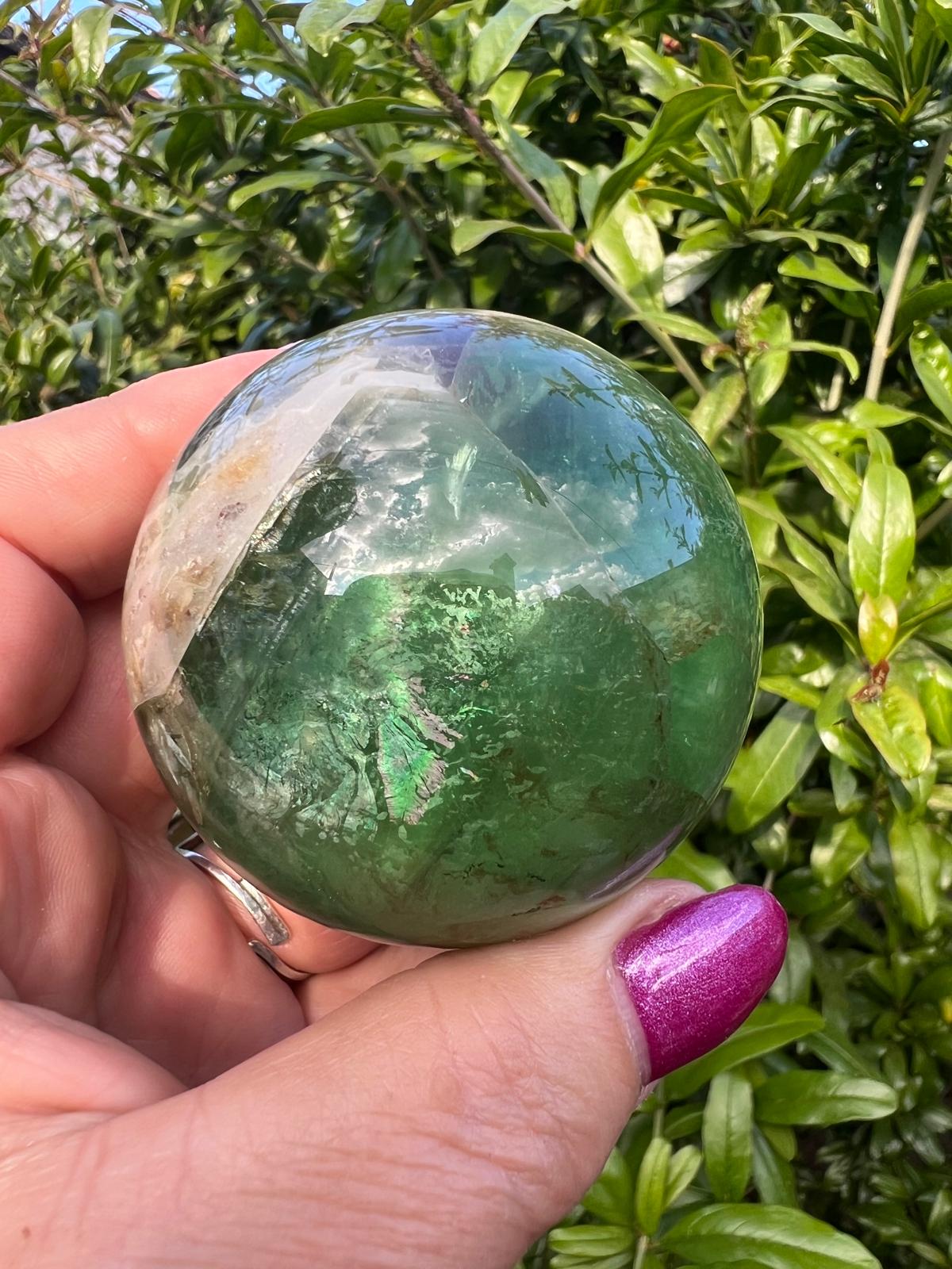 Sfera fluorite gr 336 dm 5,9 - immagine 3