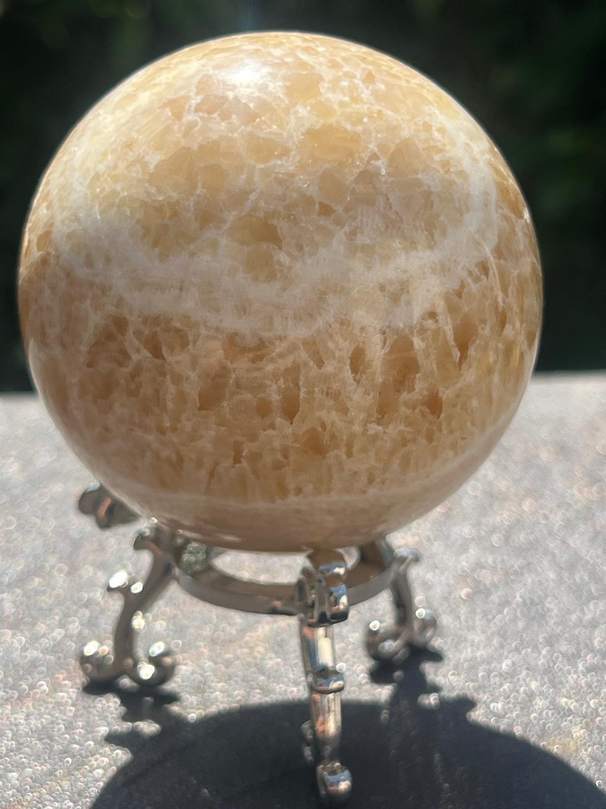 Sfera Calcite Miele gr 398 dm 6,6 - immagine 2