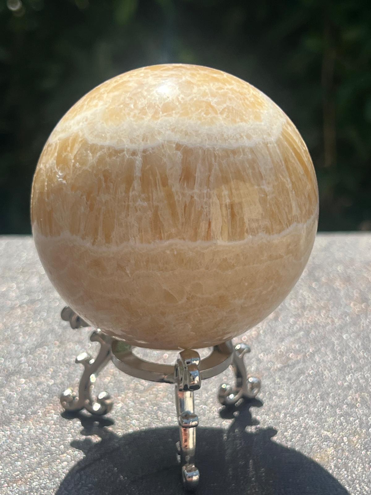 Sfera Calcite Miele gr 398 dm 6,6 - immagine 3